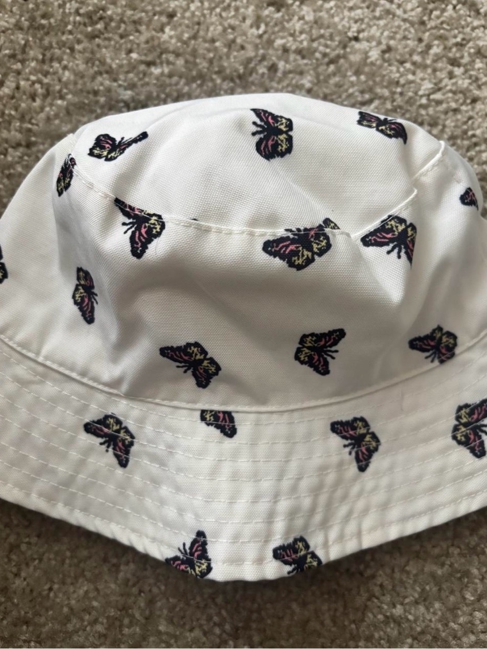 white butterfly bucket hat - Picture 2 of 5